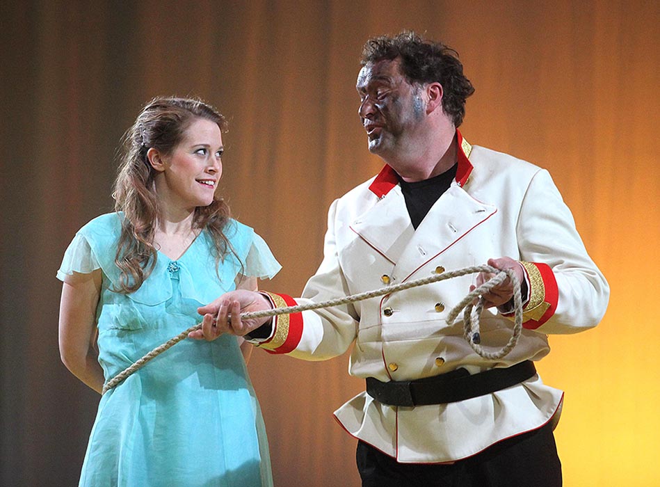 Nora Lentner, Pamina; Markus Ahme, Monostatos